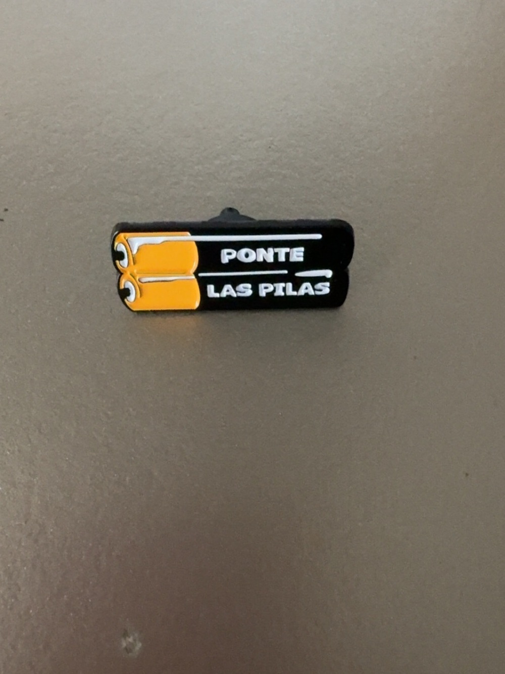 Ponte Las Pilas Enamel Pin - Black & Yellow